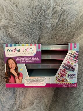 Make It Real Ultimate Bead Studio. 2600 beads and cord in 3 drawers. New in box